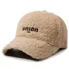 Gorro de Lana de Cordero para Mujer para Otoño e Invierno, Gorra Cálida con Forro de Felpa y Visera de Pato, Gorra de Béisbol Bordada con Letra a la Moda Estilo Coreano, Hace que la Cara Parezca Más Pequeña y Moderna