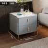 Mesa de Cabeceira Simples e Confortável Estilo Casa Tampo em Rocha Estilo Celebridade da Internet Moderna Luxo Leve Italiano Multifuncional Armário de Cabeceira Inteligente