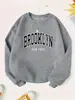 Suéter Casual Feminino 2025 Estampa Brooklyn Manga Longa Gola Redonda Adequado para Outono e Inverno Roupas Femininas