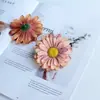 Flores de Margarita con Núcleo de Terciopelo Sintético para Broche de Pelo, Adorno de Tocados, Guirnaldas, Regalo, Caja de Dulces, Boda, Material de Flores Artificiales, Venta al por Mayor de Flores