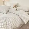 Roupa de Cama para Dormitório Estudantil no Atacado, Conjunto de Três Peças em Algodão Lavado Classe A, Algodão Imitado tipo Nuvem, Conjunto de Quatro Peças Estilo Muji, Lençol de Cama e Capa de Edredom
