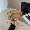 Bolso pequeño cuadrado tipo caja de diseño nicho retro europeo y americano transfronterizo, versátil para fiestas, bolso para teléfono móvil, bolso de hombro cruzado con cadena