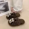 Chinelos de Casa Grossos com Solado Estilo Coreano, Estampa de Bolinhas, Desenho Animado para Mulheres, Inverno 2026, Sensação de Pisar em Cocô, Aconchegantes com Veludo Extra, Pelúcia Quente, Algodão