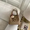 Bolso de Mano y Bolso Cruzado de Gama Alta de Nicho para Mujer, Nuevo Estilo Coreano 2026, Colgante Lindo, Bolso Versátil y de Moda para el Día a Día