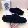 Chinelos femininos modernos e versáteis, populares entre influenciadoras, cor sólida, estilo 2026, confortáveis para uso prolongado, design de bico fechado, um item indispensável que não será visto em outro lugar, limpo e estiloso