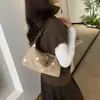 Bolso Boston de gamuza nuevo para mujer, estilo commuter, lunares, versátil, de un solo hombro, versión coreana, gran capacidad, 2026, casual, retro