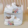 Nuevos Zapatos Infantiles para Otoño 2026 para Niñas y Niños, Zapatos de Piel Blanca, Tenis Bajos de Dibujos Animados de Moda