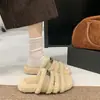 Chinelos retrô de dedo aberto com forro de pelo super incríveis de tira única femininos 2026 novo estilo de inverno chinelos peludos versáteis da moda para pessoa preguiçosa