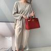 Jiawei Malharia Outwear Feminino Outono High Street Girl Sexy Retrô Ombro Caído Malharia B2061