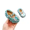 Sapatos de caminhada para bebês com solas macias, modelo primavera-verão 2026, sapatos únicos, sapatos de princesa para bebês com diamantes brilhantes, sapatos estilosos para meninas de 0 a 3 anos