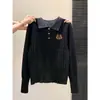 Top de punto corto ajustado color blanco roto para mujer, con cuello tipo polo y diseño de punto trenzado, adecuado para primavera, otoño e invierno, con un estilo suave y preppy.