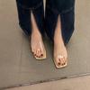Chinelos Transparentes Femininos para Uso Externo 2024 Nova Moda Versátil Sandálias de Salto Médio e Grosso para Crianças