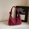 Bolsa versátil para o dia a dia para mulheres, nova bolsa de ombro lisa de camurça para o outono de 2026, bolsa tote de grande capacidade