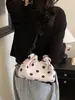 Bolsa de la suerte de lunares estilo coreano inspirada en Ins para mujer, nuevo modelo 2026, alto valor estético, gran capacidad, versátil bolso casual de hombro y cruzado