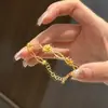 Pulseira Pétala de Rosa Igual da Xiaohongshu, Alta Qualidade, Requintada, Luxuosa, Moderna e Versátil, Joia de Mão Elegante Exquisita