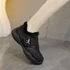 Zapatos peludos de moda con cierres de velcro, nueva colección de invierno 2026, tenis de suela suave, forrados de felpa para abrigar, zapatos de algodón para mujer