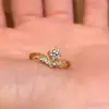 Anel de Coroa com Topázio Francês e Diamante Feminino Levemente Luxuoso Temperamento Anel de Dedo Indicador de Alta Qualidade para o Trabalho Anel Ajustável Atacado