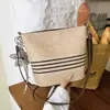 Bolsa de Hombro Cruzada de Cubo de Diseño Sencillo de Nicho de Alta Calidad Nueva para Primavera 2026
