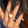 Pulsera de Camelia para Mujer, Mismo Estilo que en Xiaohongshu, Nicho Ins de Lujo Ligero, Pulsera de Amistad Vintage Juvenil con Perlas de Agua Dulce