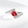 Anillo de alta gama con gemas de color para mujer, diseño de nicho avanzado, abierto y con simulación de venta en vivo.