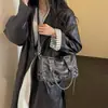 Bolso bandolera nuevo, gran capacidad, estilo casual, bolso versátil 2026, bolso Boston de moda para commuting en otoño