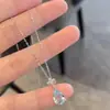 Collar de plata de ley s925 con zircón azul marino, diseño de nicho simple y moderno, colgante de gota de lujo ligero, cadena para la clavícula para mujer