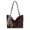 Bolso Tote Retro de Moda para Viajes Diarios para Mujer 2025 Invierno Nuevo de Moda Gran Capacidad Nicho Lujo Ligero Bolso de Hombro Único