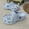 Zapatos Crocs marca alternativa dijes para zapatos DIY Gato KT modelo nuevo 2026, zapatos cómodos de punta cerrada, venta al por mayor transfronteriza