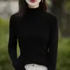 Camiseta de base de fio de algodão puro ready-to-wear de primeira linha para mulheres, suéter de malha canelada com gola semi-alta, novo estilo outono e inverno, respirável, versátil, camisa de malha para mulheres