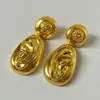 Pendientes Asimétricos Exagerados de Moda de Nicho Europeo y Americano con Colgante de Oreja Lujo Accesible Moda de Gama Alta Pendientes de Oro Arena para Mujer