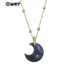 Wt-N1530 Textura Única Colgante en Forma de Luna Calcedonia Verde Piedra Ojo de Tigre Cadena Fina de Perlas 18K Cadena para Suéter
