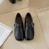 Sapatos rasos pequenos de couro 2026 novo estilo sapatos pequenos de couro Mary Jane sapatos de um só tom mocassins retrô sola macia sapatos para dirigir outono