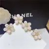 Pinza pequeña con forma de flor para el pelo, estilo francés retro, con perlas y margaritas, estilo coreano, mini accesorios para el pelo