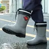 Botas de lluvia hasta la pantorrilla para hombre, botas de lluvia antideslizantes, zapatos impermeables estilo coreano, botas de agua de pesca de moda, zapatos de goma duraderos para adultos para lavar el coche