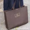 Bolsa de Mão TNT Espessa Verde Qingshan Bolsa Tridimensional Bolsa de Loja de Roupas Bolsa de Presente Publicitária Personalizada com Logo