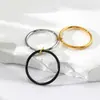 Anillo liso de diseño simple japonés y coreano anillo de tres colores moda femenina personalidad temperamento anillo de acero de titanio no se decolora fabricantes al por mayor