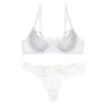 Sujetador push-up sexy de aros suaves con soporte lateral, diseñado para minimizar la apariencia de senos grandes, con encaje francés, un diseño fino y ligero, y un conjunto de lencería a juego