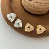 Brincos de Nó Concêntrico Escovado Estilo Hong Kong Agulha de Prata para Mulheres, Design Único de Alto Padrão, Estilo Minimalista de Nicho