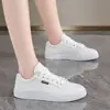Zapatos Blancos para Mujer 2024 Primavera y Otoño Nueva Moda Tendencia Cuero Planos Delgados Zapatos Deportivos Tenis Casuales Venta al por Mayor