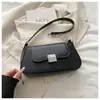 Bolso de axila vintage estilo coreano de cuero encerado al aceite para mujer, nuevo modelo 2026, bolso baguette con cadena y hebilla cuadrada de metal, bolso versátil para el día a día para mujer