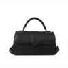 Bolso de mano de textura simple de color sólido 2023, bolso de mensajero de hombro de moda popular de este año, bolso cuadrado pequeño, tendencia primavera y verano Nuevo