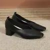 Sapatos Femininos de Couro de Vaca de Duas Camadas com Salto Médio 2026 Estilo Quente Bico Quadrado Sapatos de Vovó com Salto Grosso e Boca Rasa, Casuais e Versáteis