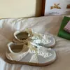 Zapatos de Entrenamiento Moral con Encaje Plateado para Mujer 2025 Nuevos Populares Cordones Perlados Estilo Ballet Retro Delgado Zapatos Blancos