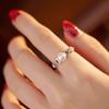 Nariz de cerdo. Anillo elegante y sencillo de lujo, de plata de ley S925, con perla de agua dulce natural extremadamente fuerte y ligera.