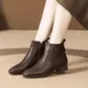 Otoño 2026 Nuevo Estilo Botines de Piel Suave Punta Cuadrada Tacón Bajo Cremallera Lateral Tacón Grueso Piel Suave Para Pies de Madre No Cansan Botas de Piel Moda