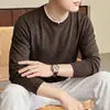 Sudadera de Punto Falso de Dos Piezas para Hombre con Cuello Redondo, Estilo Nuevo Otoño 2026, Capa Base Casual de Moda, Camiseta de Manga Larga Cómoda para Hombre al por Mayor