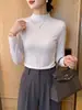 Camiseta interior básica de manga larga y cuello medio para mujer, nueva colección de principios de otoño 2026, corte ajustado, adelgazante, blanca, simple, versátil