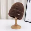 2025 Nuevo Gorro de Punto para Mujer en Otoño e Invierno Estilo Coreano Forrado de Felpa y Engrosado Versátil Cálido y a Prueba de Frío Circunferencia de Cabeza Grande Gorro de Lana