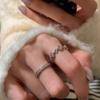 Anillo de circonita de estilo coreano con diseño de nicho para mujer, elegante, de alta gama, delicado y abierto, estilo frío.