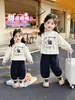 Conjunto de sudadera de otoño para niña 2026 nuevo elegante ropa deportiva para bebé conjunto casual de dos piezas para primavera y otoño